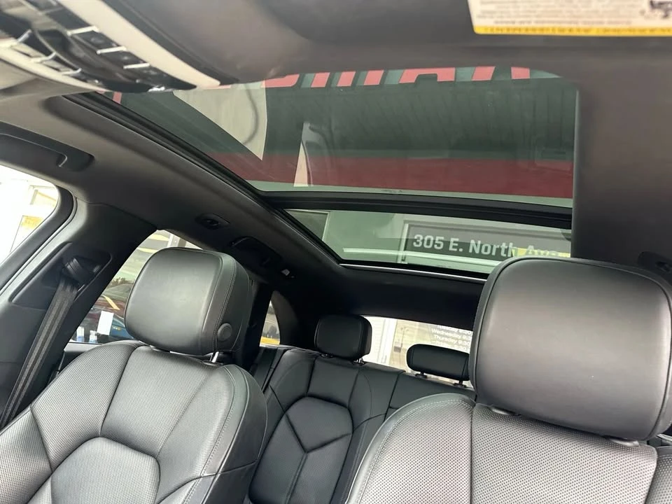 2018 Porsche Macan - Image 15 of 19