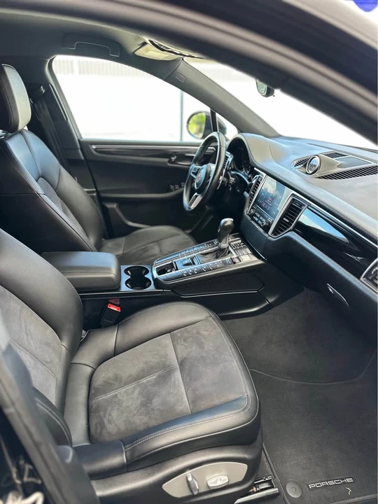 2018 Porsche Macan - Image 8 of 17