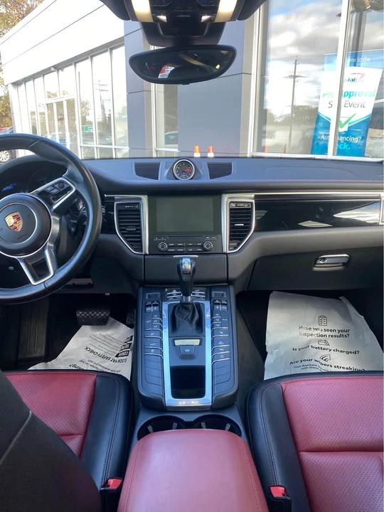 2018 Porsche Macan - Image 5 of 10