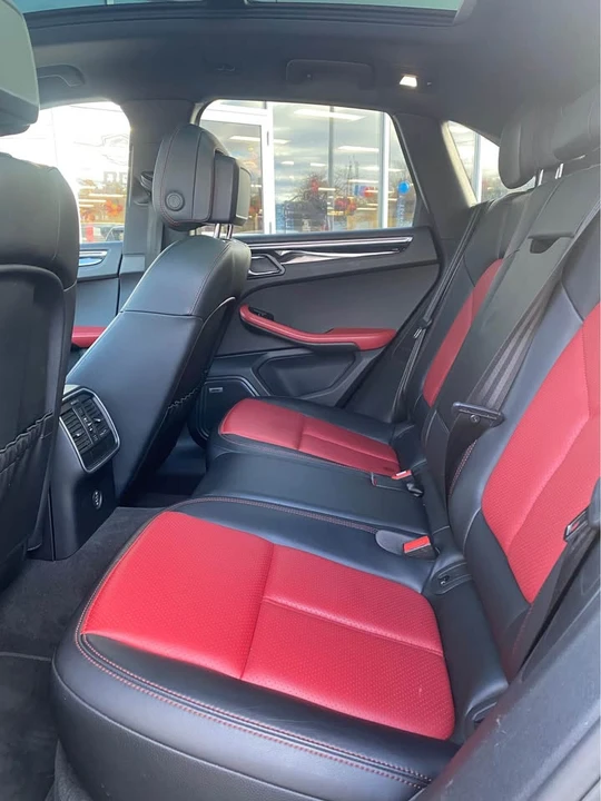 2018 Porsche Macan - Image 7 of 10