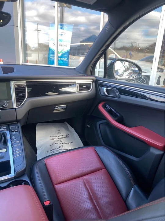 2018 Porsche Macan - Image 4 of 10