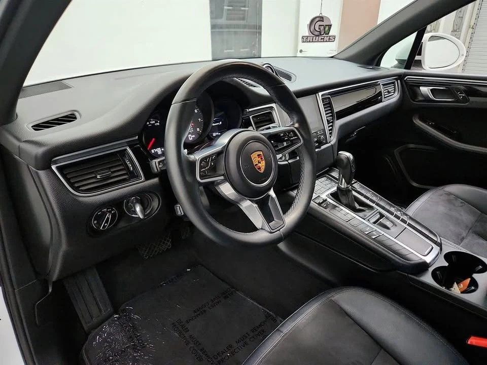 2018 Porsche Macan - Image 13 of 20