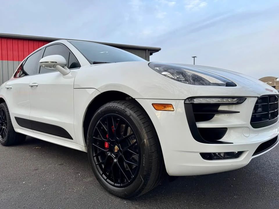 2018 Porsche Macan - Image 17 of 19