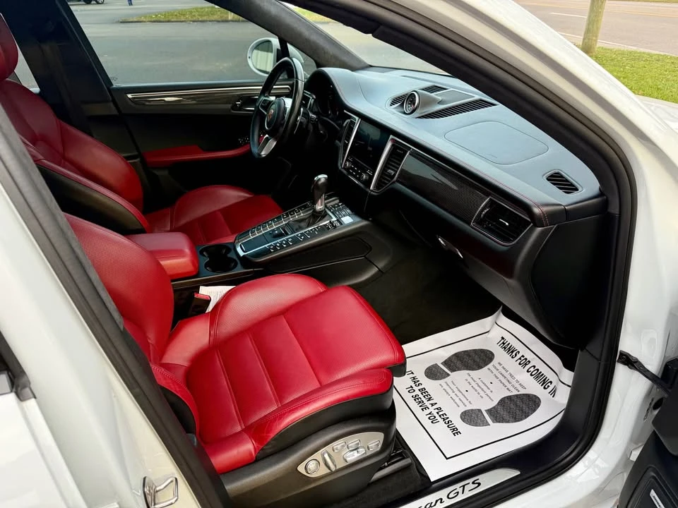 2018 Porsche Macan - Image 12 of 19