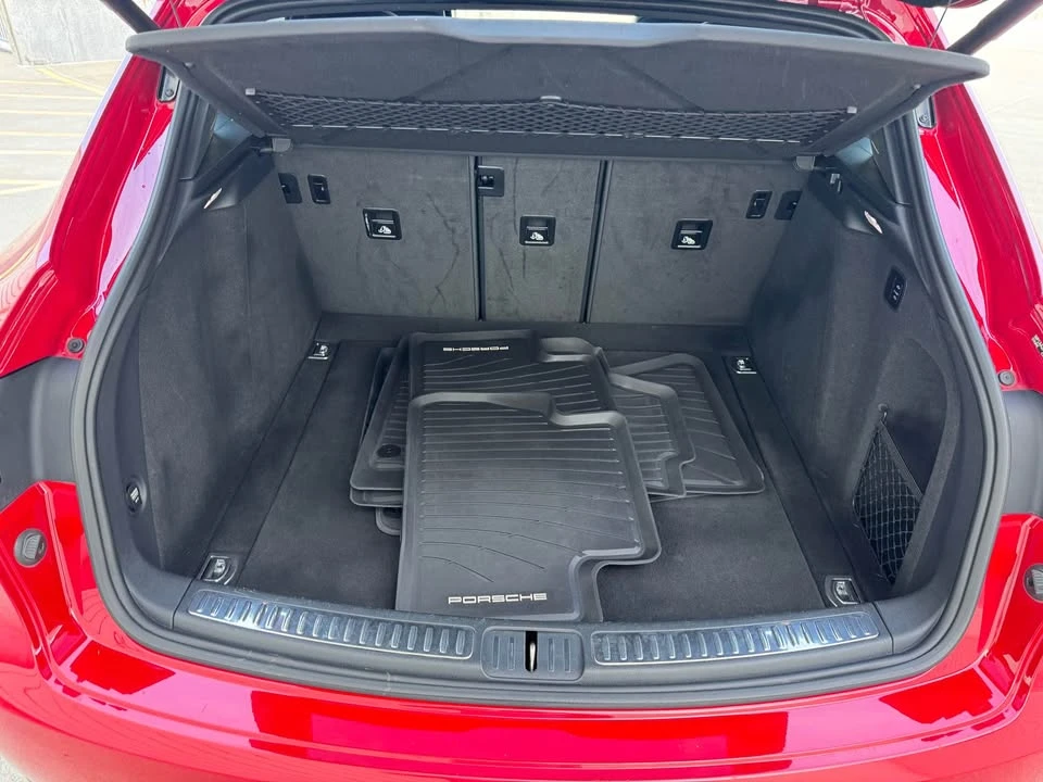 2018 Porsche Macan - Image 17 of 20