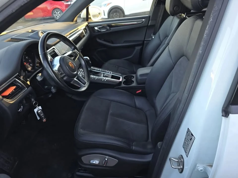 2018 Porsche Macan - Image 9 of 13