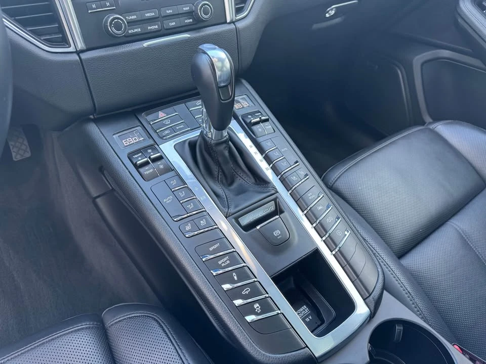 2018 Porsche Macan - Image 13 of 20