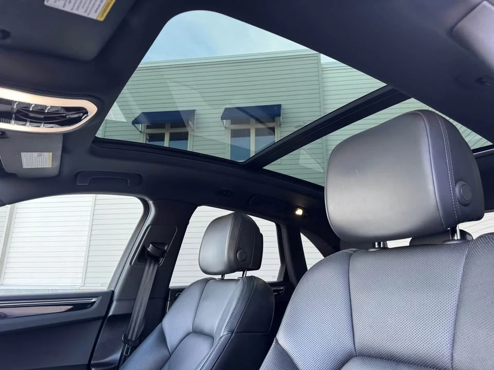 2018 Porsche Macan - Image 9 of 20
