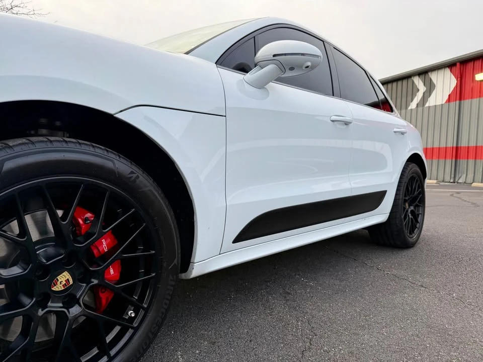 2018 Porsche Macan - Image 16 of 19