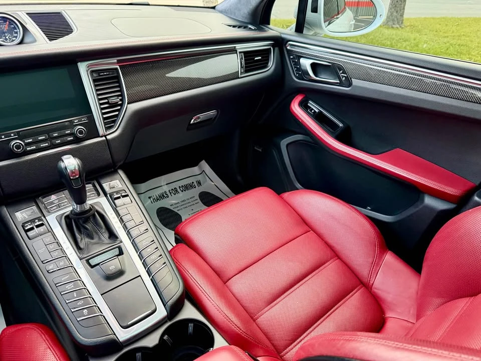 2018 Porsche Macan - Image 13 of 19