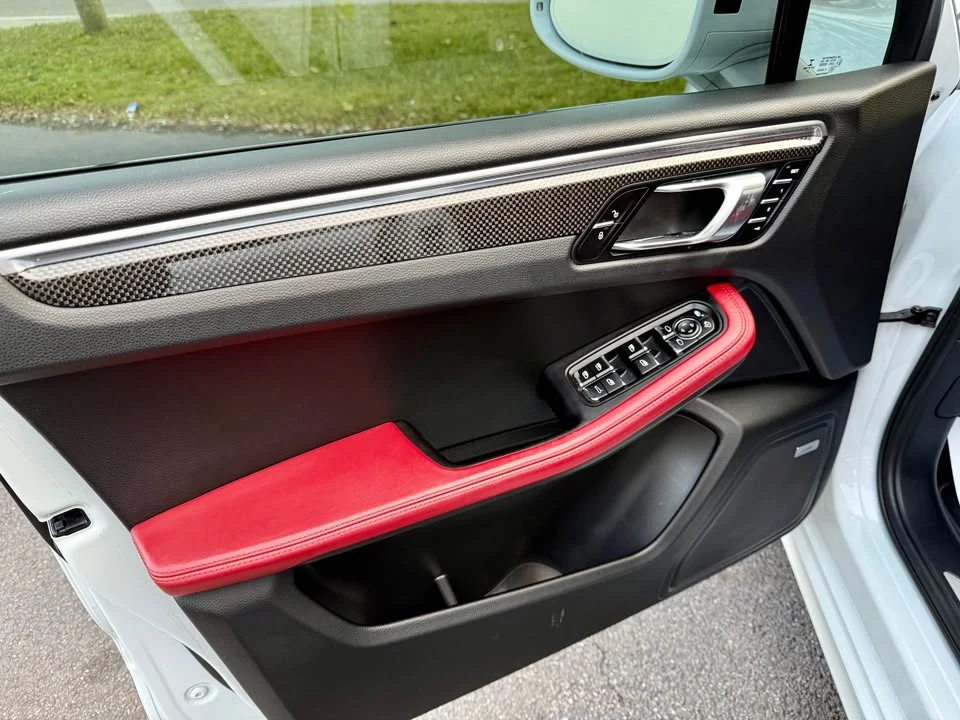 2018 Porsche Macan - Image 10 of 19
