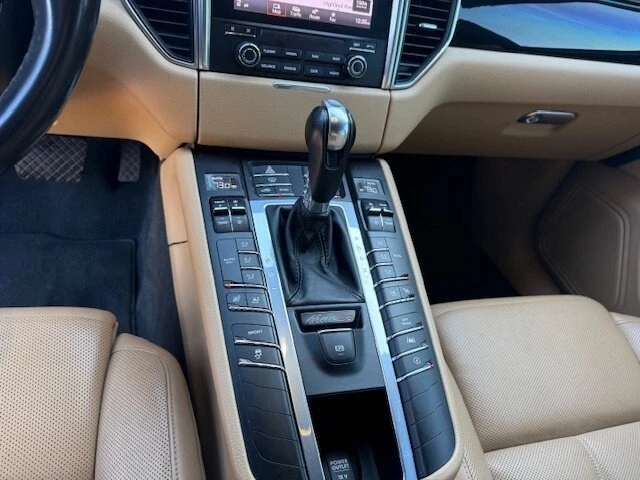 2018 Porsche Macan S - Image 8 of 12