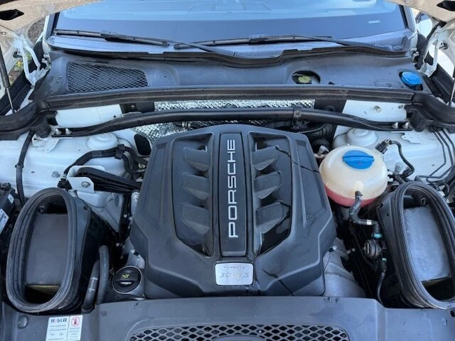 2018 Porsche Macan S - Image 10 of 12