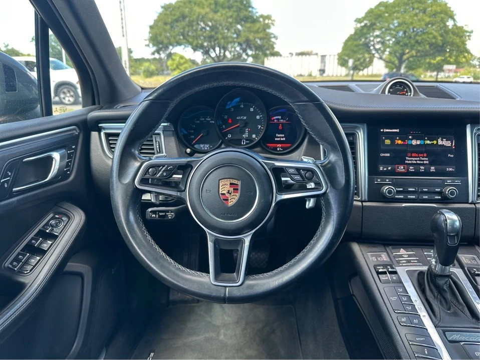 2018 Porsche Macan - Image 14 of 20