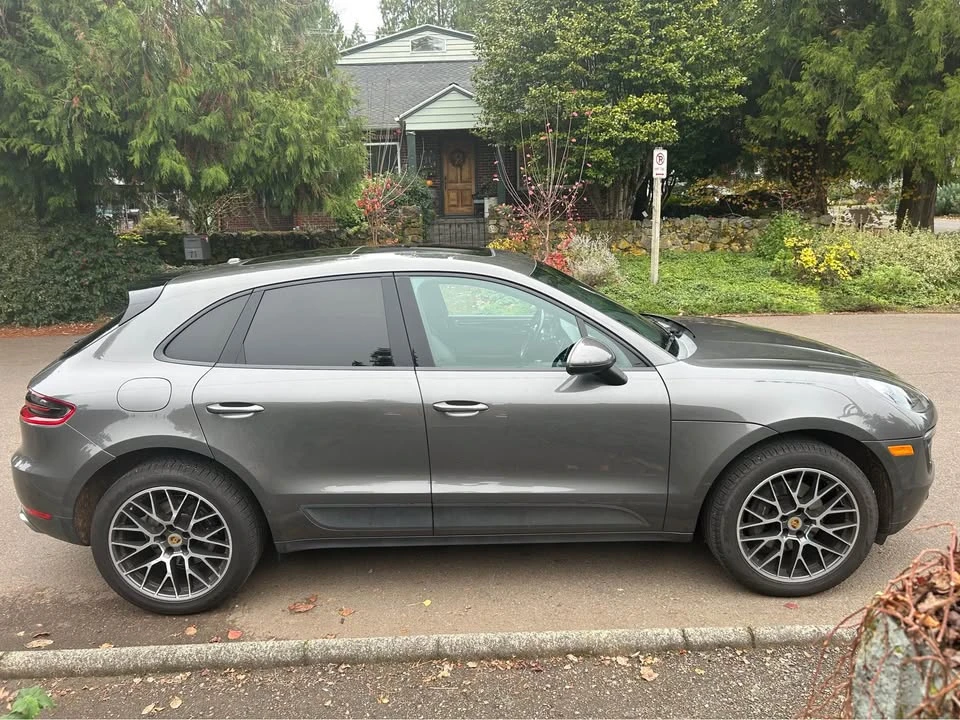 2018 Porsche Macan - Image 2 of 11