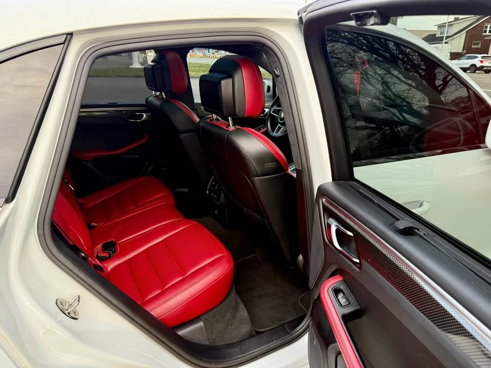 2018 Porsche Macan - Image 15 of 19