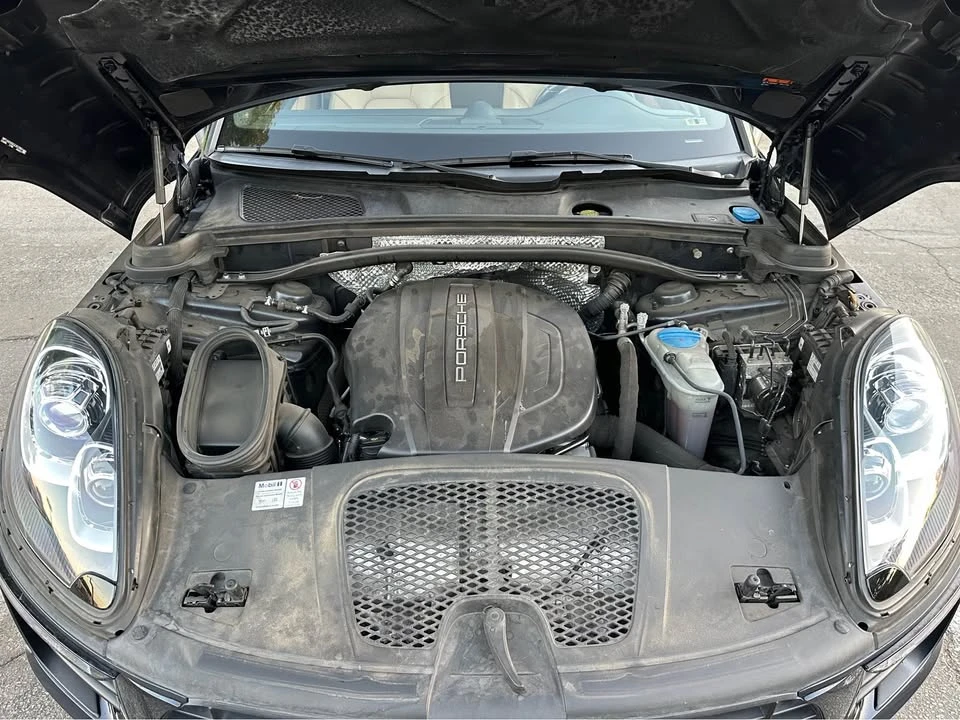 2018 Porsche Macan - Image 10 of 11