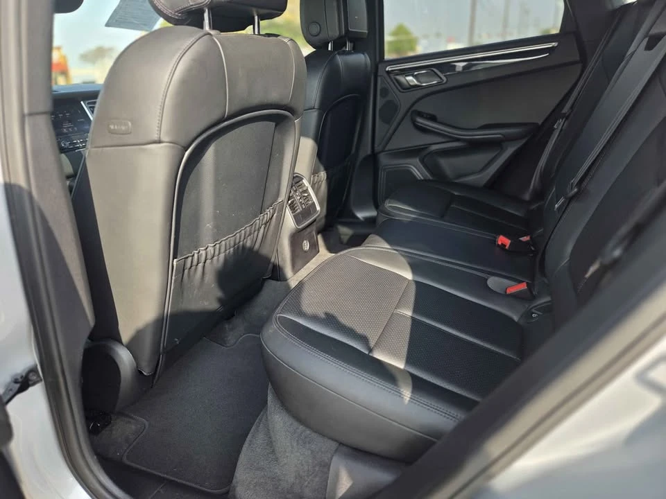 2018 Porsche Macan - Image 6 of 7
