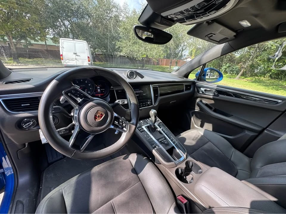 2018 Porsche Macan - Image 10 of 11