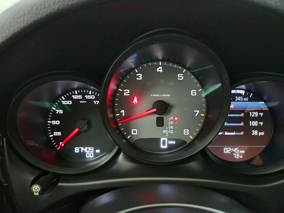 2018 Porsche Macan - Image 16 of 20
