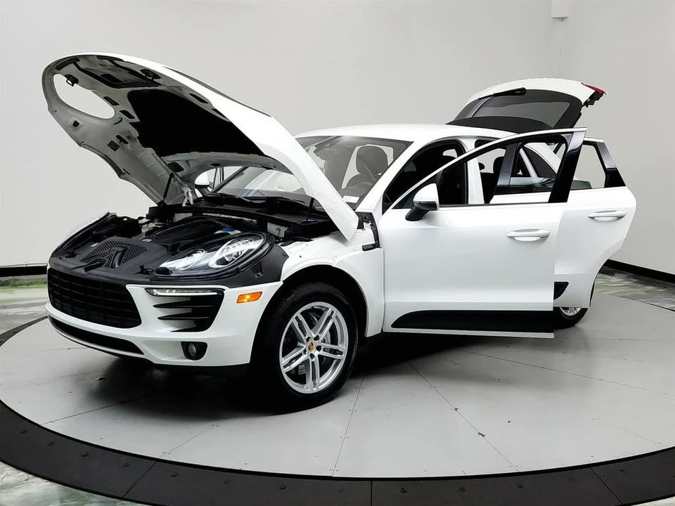 2018 Porsche Macan - Image 9 of 20
