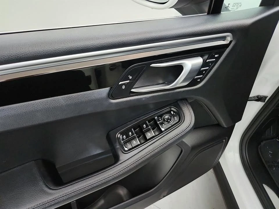 2018 Porsche Macan - Image 20 of 20