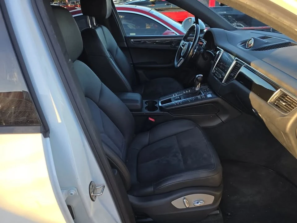2018 Porsche Macan - Image 10 of 13
