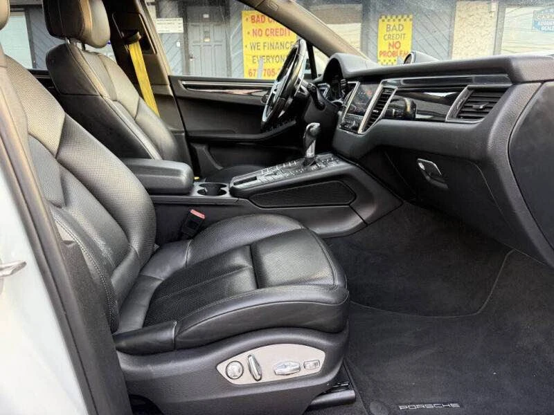 2018 Porsche Macan - Image 7 of 11