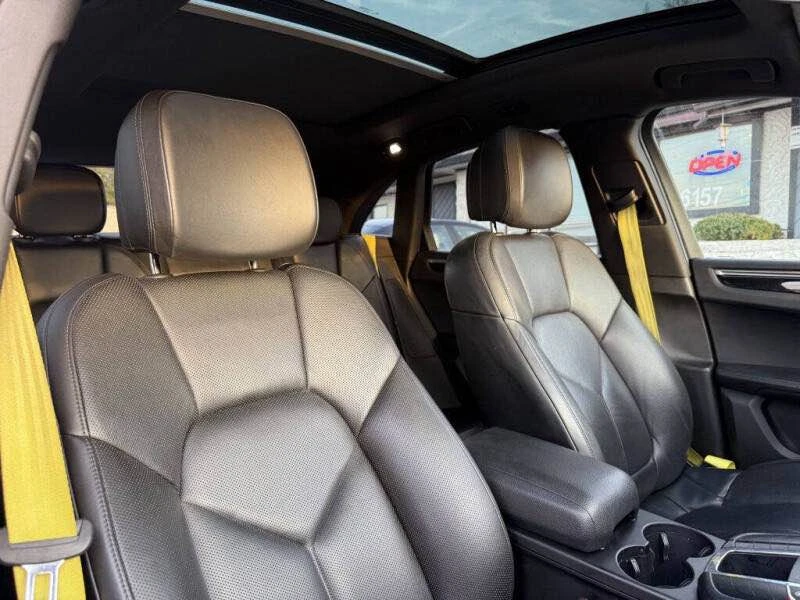 2018 Porsche Macan - Image 5 of 11