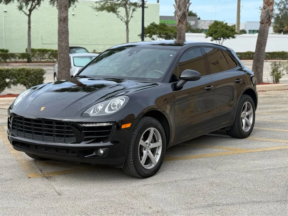 2018 Porsche Macan - Image 2 of 11