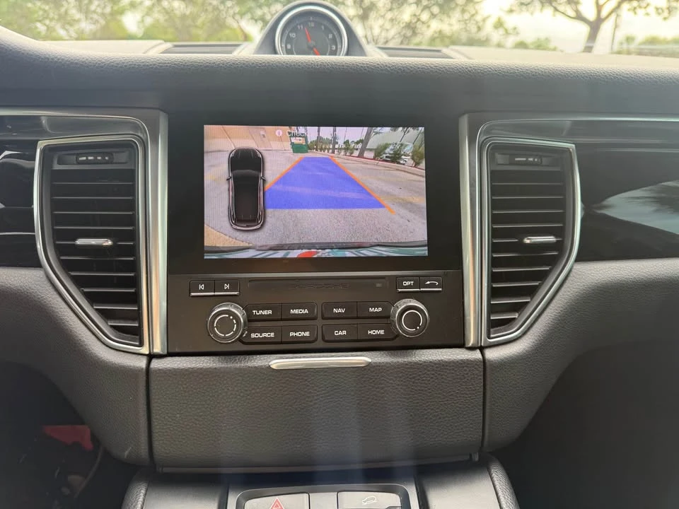 2018 Porsche Macan - Image 5 of 11