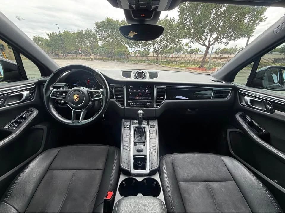 2018 Porsche Macan - Image 10 of 11