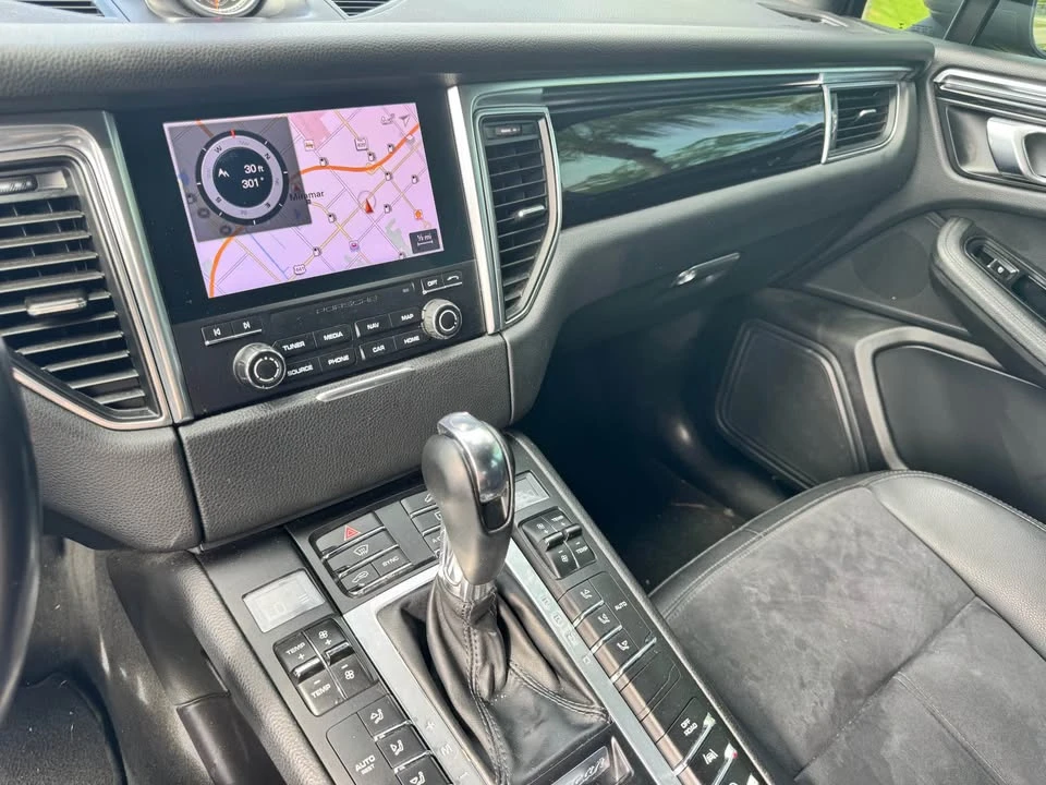 2018 Porsche Macan - Image 11 of 11