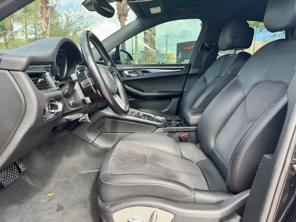 2018 Porsche Macan - Image 7 of 11
