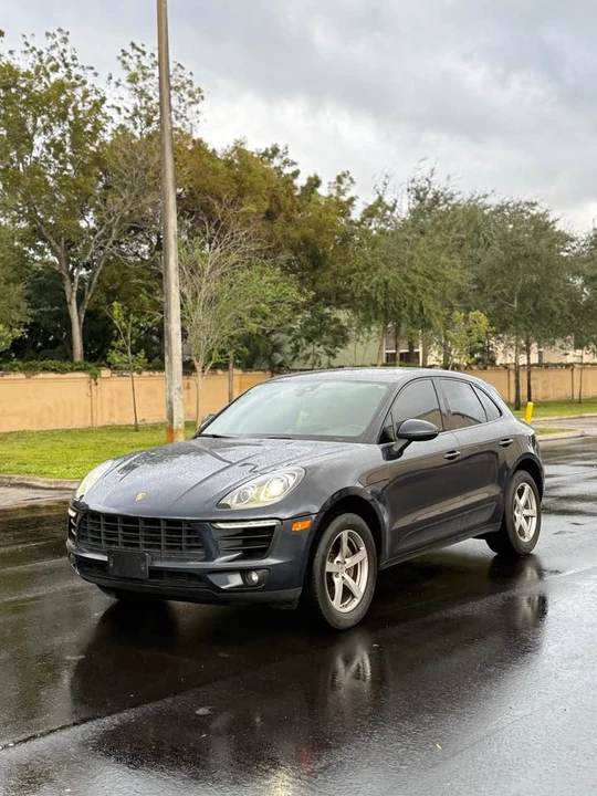 2018 Porsche Macan - Image 2 of 11