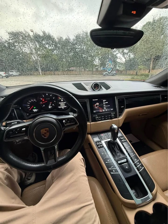2018 Porsche Macan - Image 11 of 11