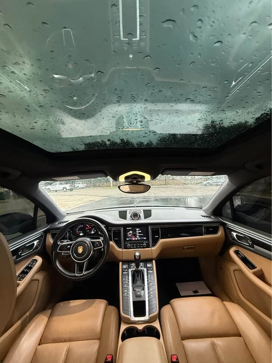 2018 Porsche Macan - Image 7 of 11