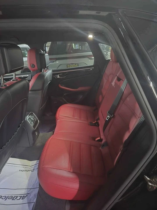 2018 Porsche Macan - Image 5 of 7