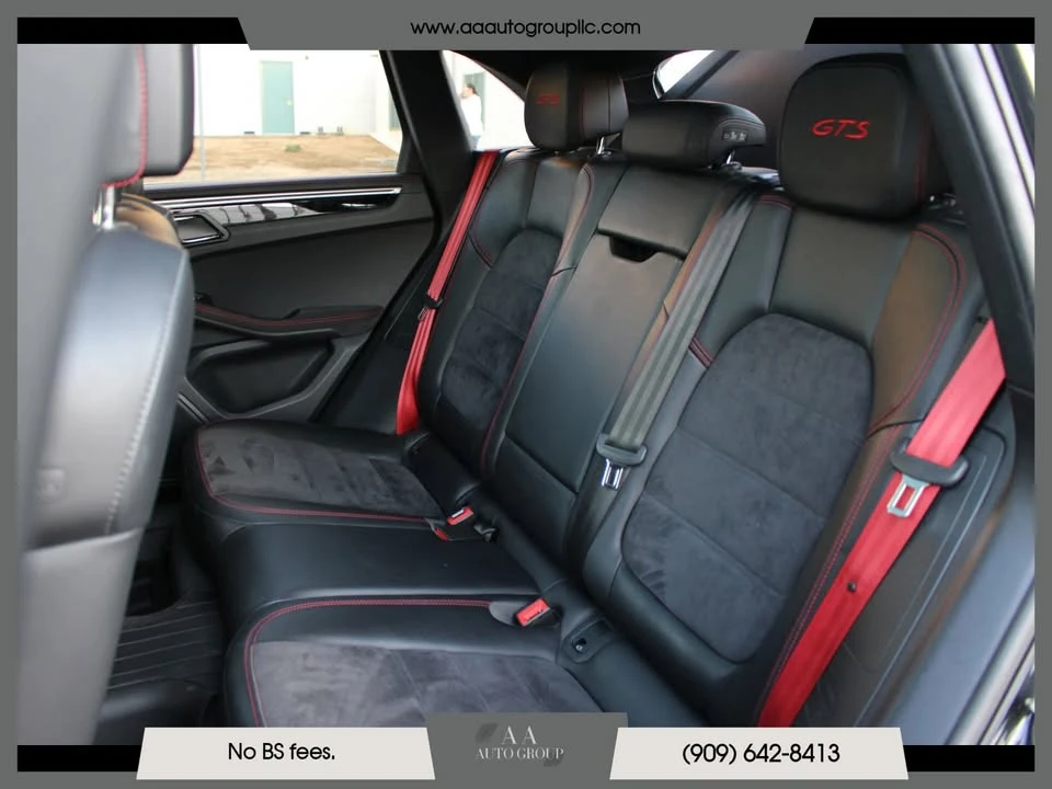 2018 Porsche Macan - Image 16 of 18