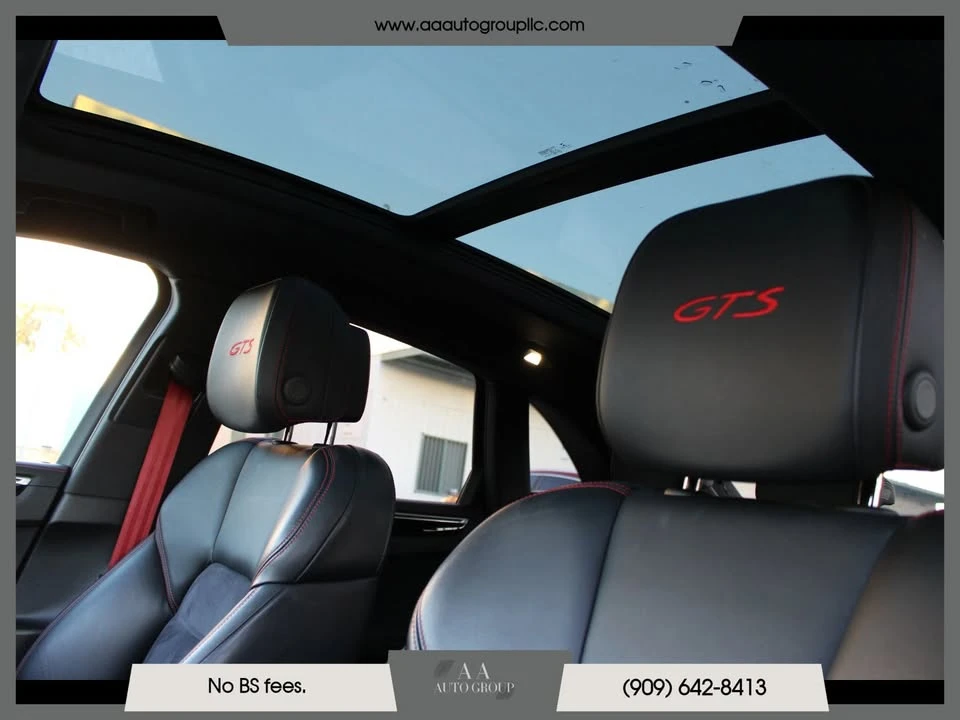 2018 Porsche Macan - Image 15 of 18