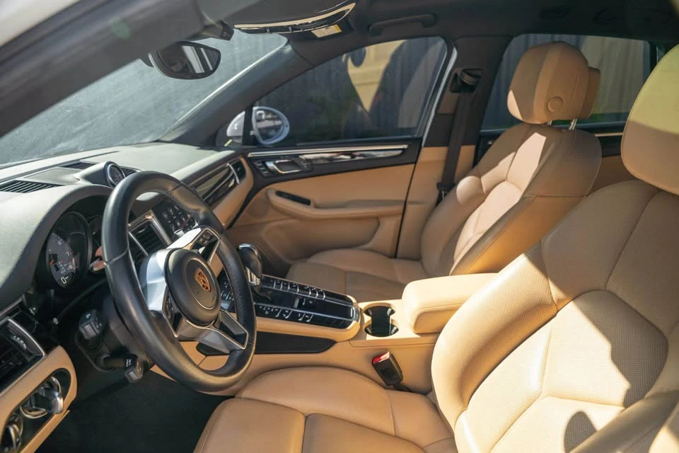 2018 Porsche Macan - Image 10 of 16