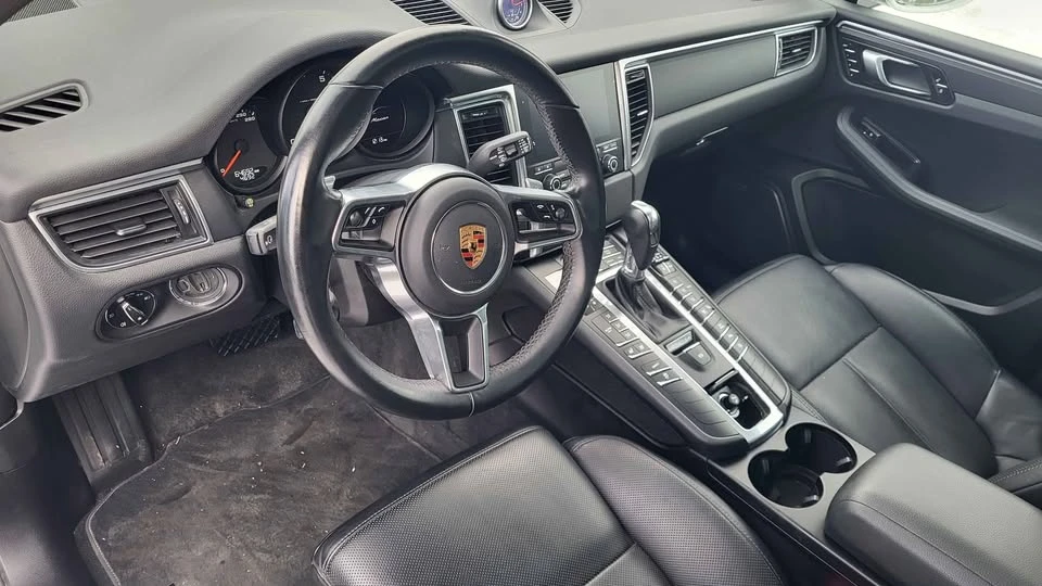 2018 Porsche Macan - Image 7 of 10