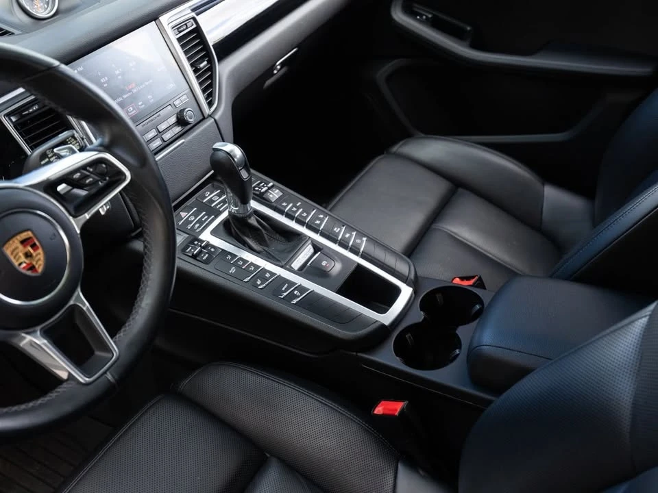 2018 Porsche Macan - Image 11 of 14