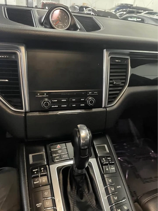 2018 Porsche Macan - Image 2 of 16