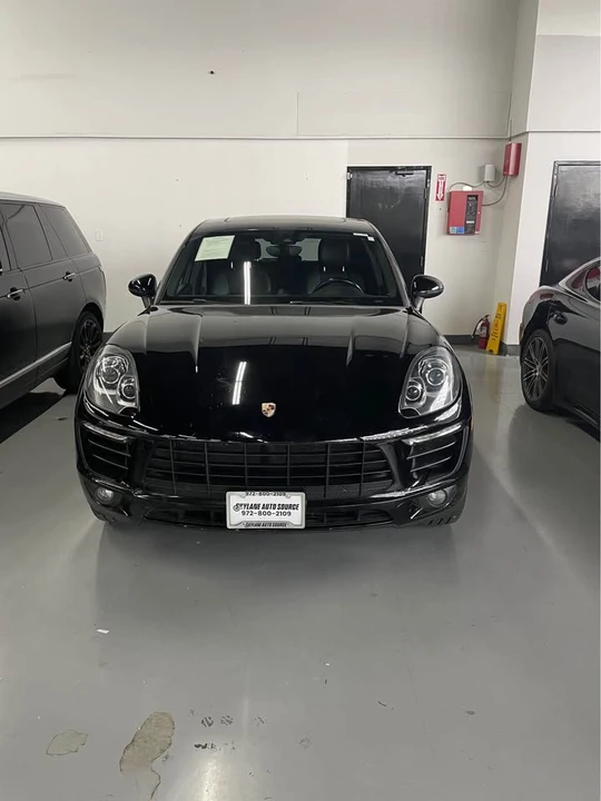 2018 Porsche Macan - Image 14 of 16