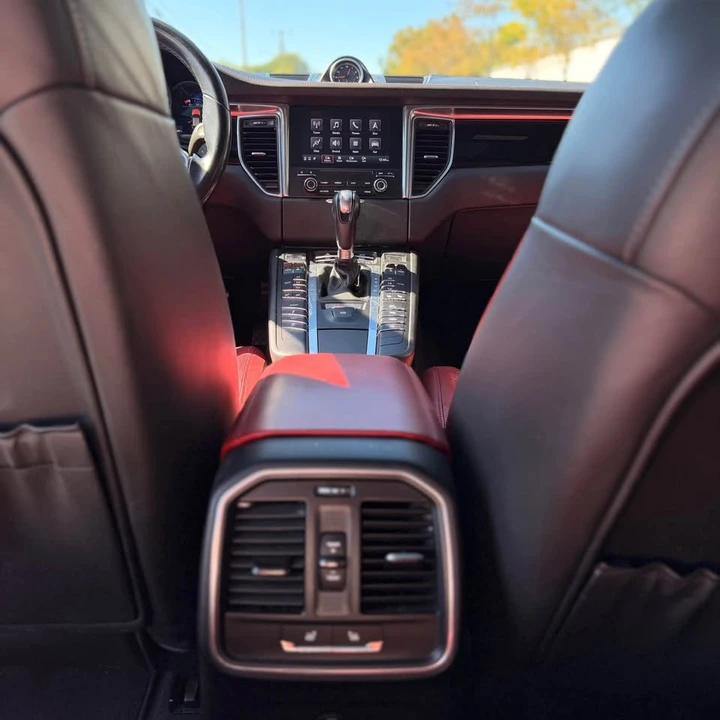 2018 Porsche Macan - Image 10 of 16