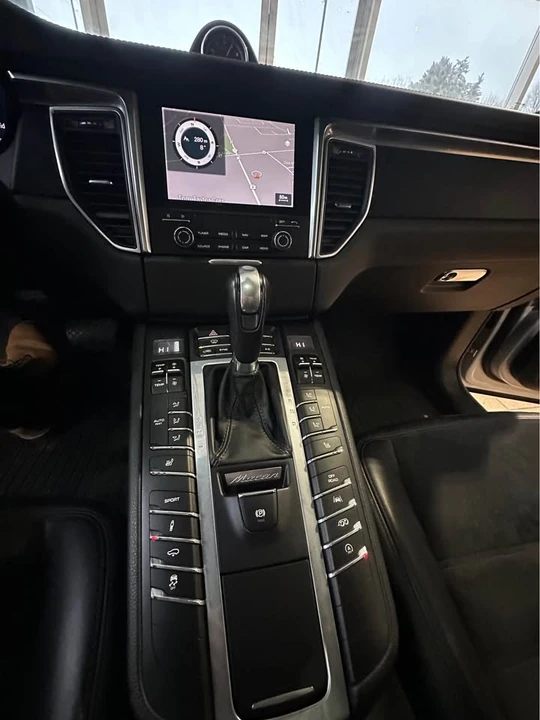 2018 Porsche Macan - Image 5 of 10
