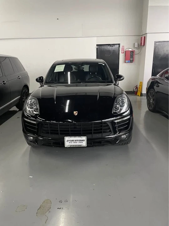 2018 Porsche Macan - Image 13 of 16