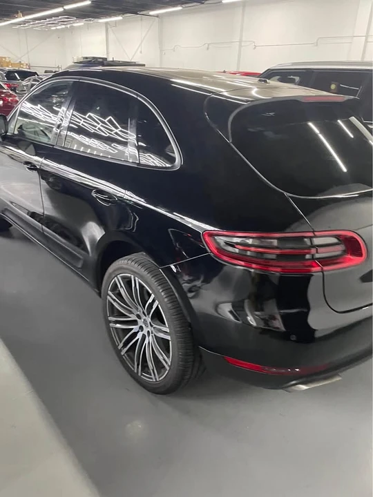 2018 Porsche Macan - Image 9 of 16