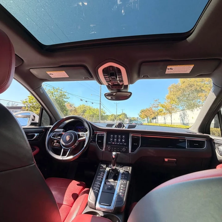 2018 Porsche Macan - Image 12 of 16